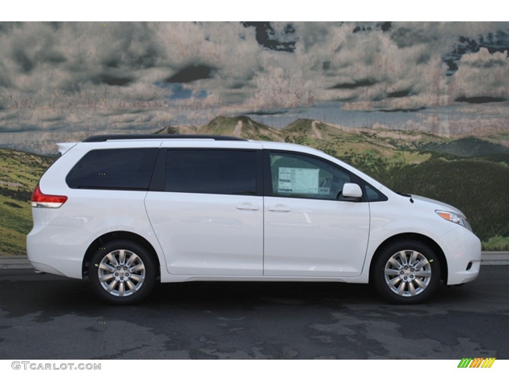 2012 Sienna LE AWD - Super White / Light Gray photo #2