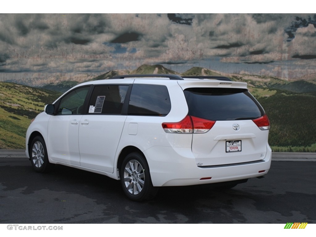 2012 Sienna LE AWD - Super White / Light Gray photo #3