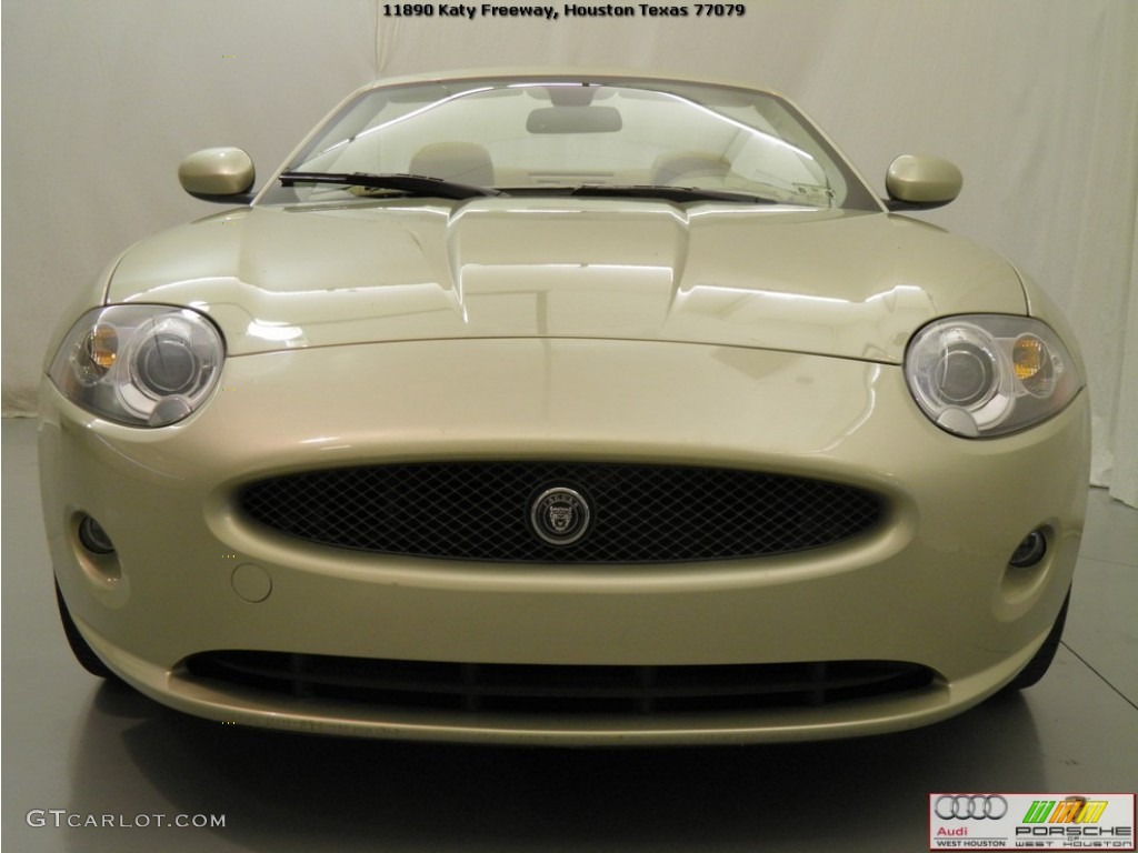 2008 XK XK8 Convertible - Winter Gold Metallic / Caramel photo #17