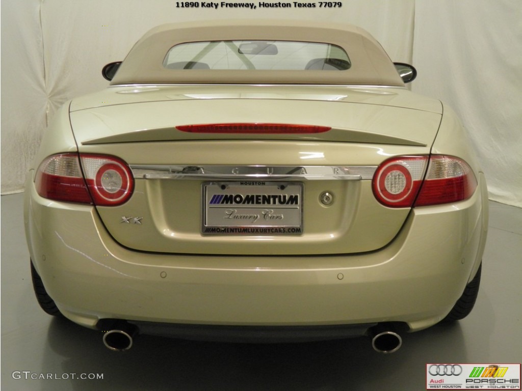 2008 XK XK8 Convertible - Winter Gold Metallic / Caramel photo #19