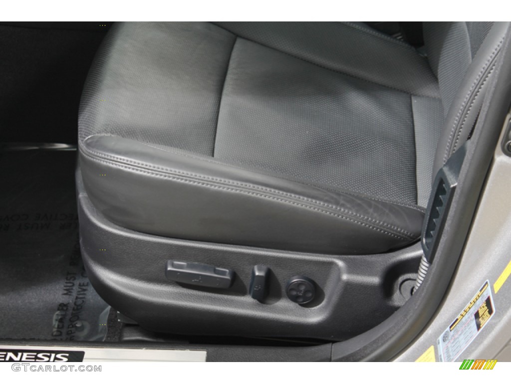 2011 Genesis 4.6 Sedan - Titanium Gray Metallic / Jet Black photo #20