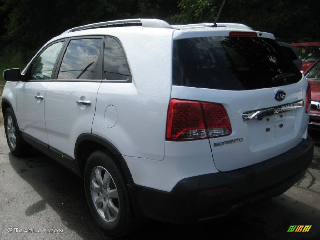 2011 Sorento LX AWD - Snow White Pearl / Beige photo #11