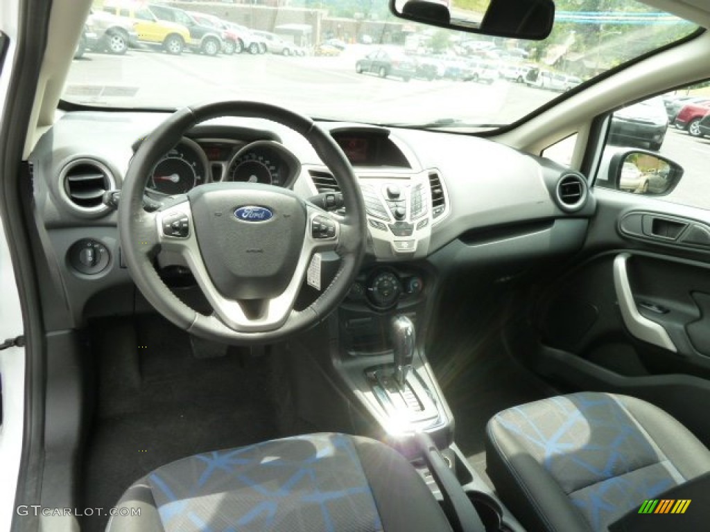 2011 Fiesta SES Hatchback - Oxford White / Charcoal Black/Blue Cloth photo #10