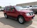 Red Brawn - Pathfinder SE 4x4 Photo No. 2