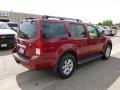Red Brawn - Pathfinder SE 4x4 Photo No. 4