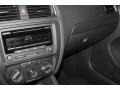 Black - Jetta SE Sedan Photo No. 11