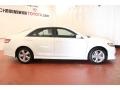 Super White - Camry SE Photo No. 2