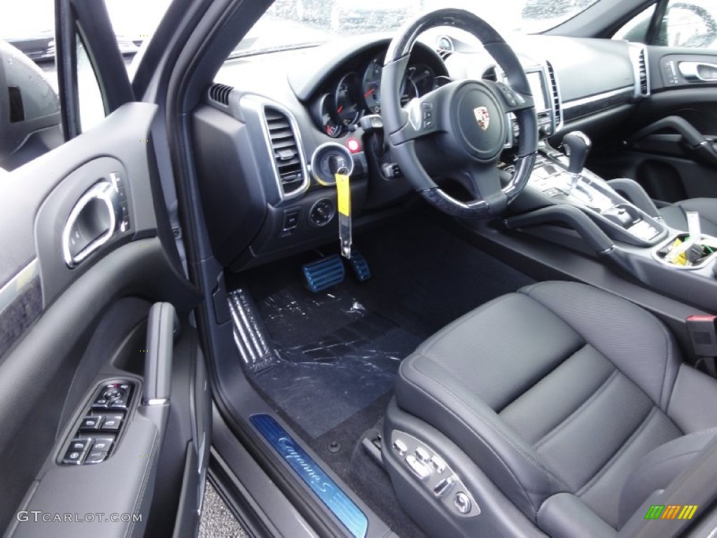 Black Interior 2012 Porsche Cayenne S Photo #67126211