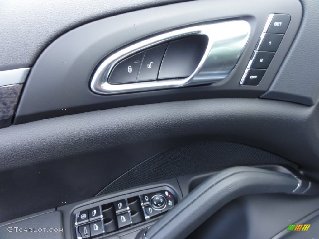 2012 Porsche Cayenne S Controls Photo #67126229