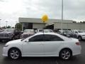Super White - Camry SE Photo No. 2