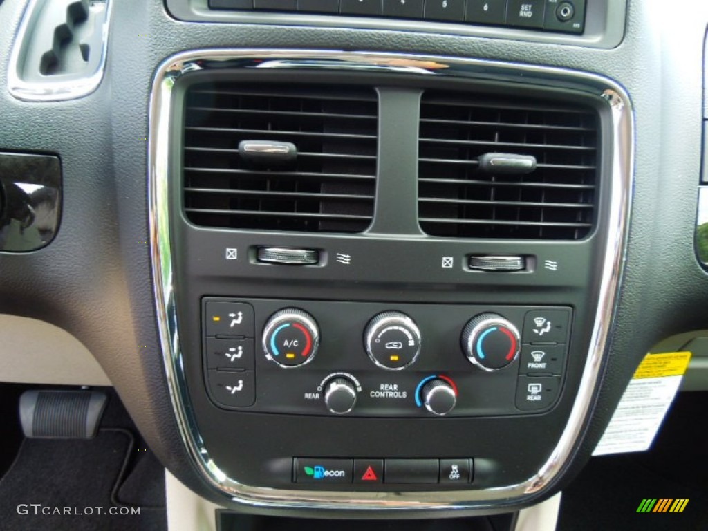 2012 Grand Caravan SXT - Bright Silver Metallic / Black/Light Graystone photo #11