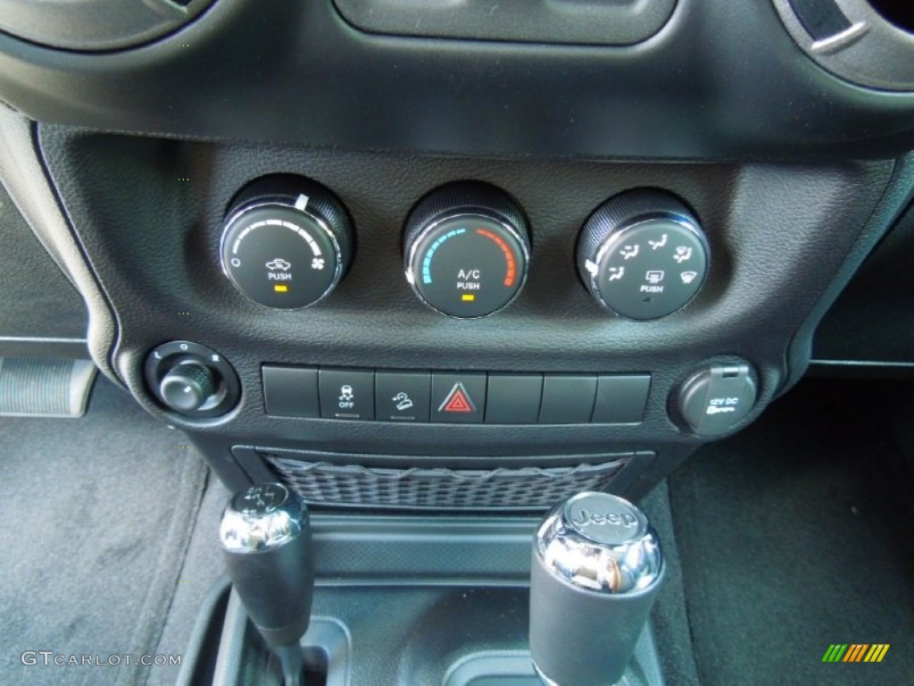 2012 Wrangler Sport S 4x4 - Bright Silver Metallic / Black photo #12