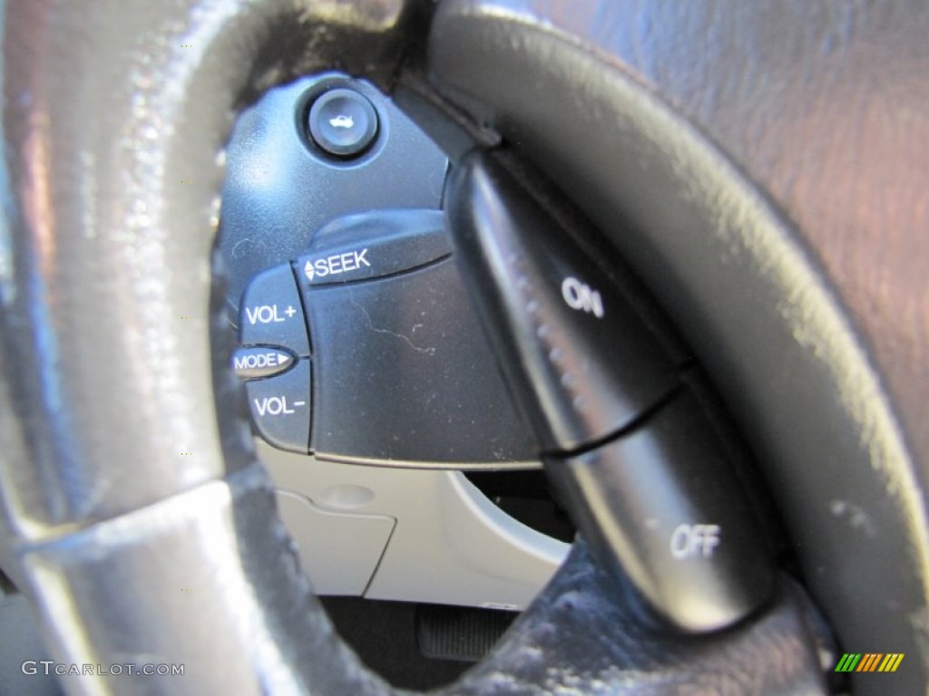 2006 Focus ZX4 SE Sedan - Liquid Grey Metallic / Dark Flint/Light Flint photo #12