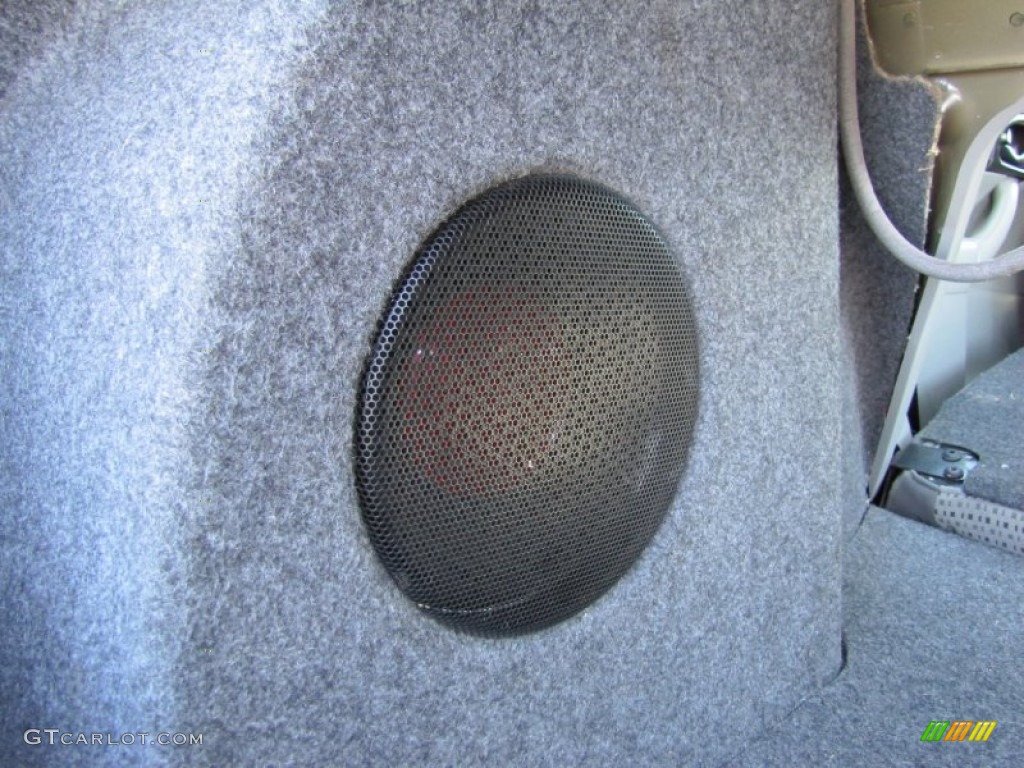 2006 Focus ZX4 SE Sedan - Liquid Grey Metallic / Dark Flint/Light Flint photo #27