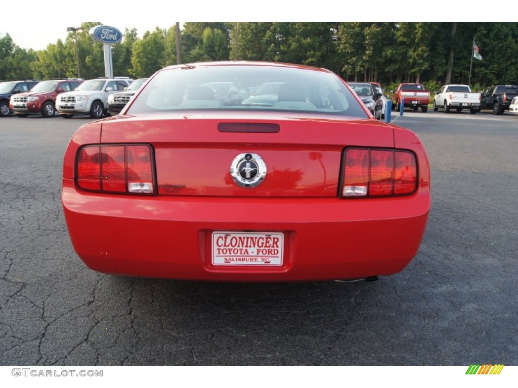 2007 Mustang V6 Deluxe Coupe - Torch Red / Light Graphite photo #4