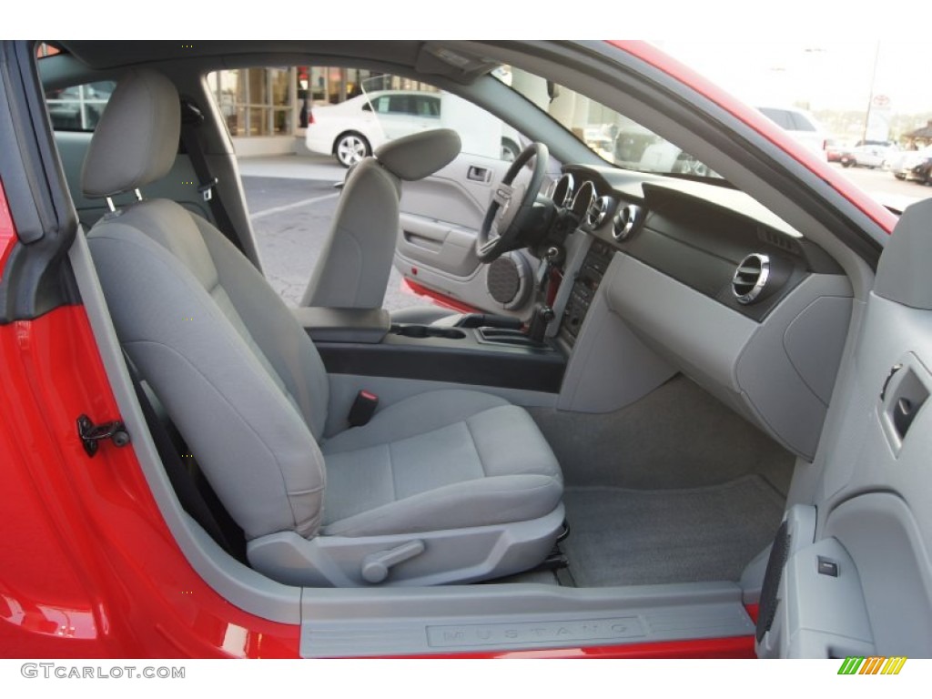 2007 Mustang V6 Deluxe Coupe - Torch Red / Light Graphite photo #12