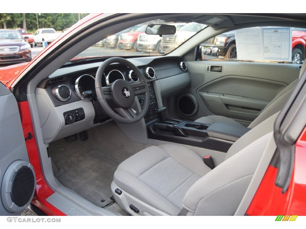 2007 Mustang V6 Deluxe Coupe - Torch Red / Light Graphite photo #19