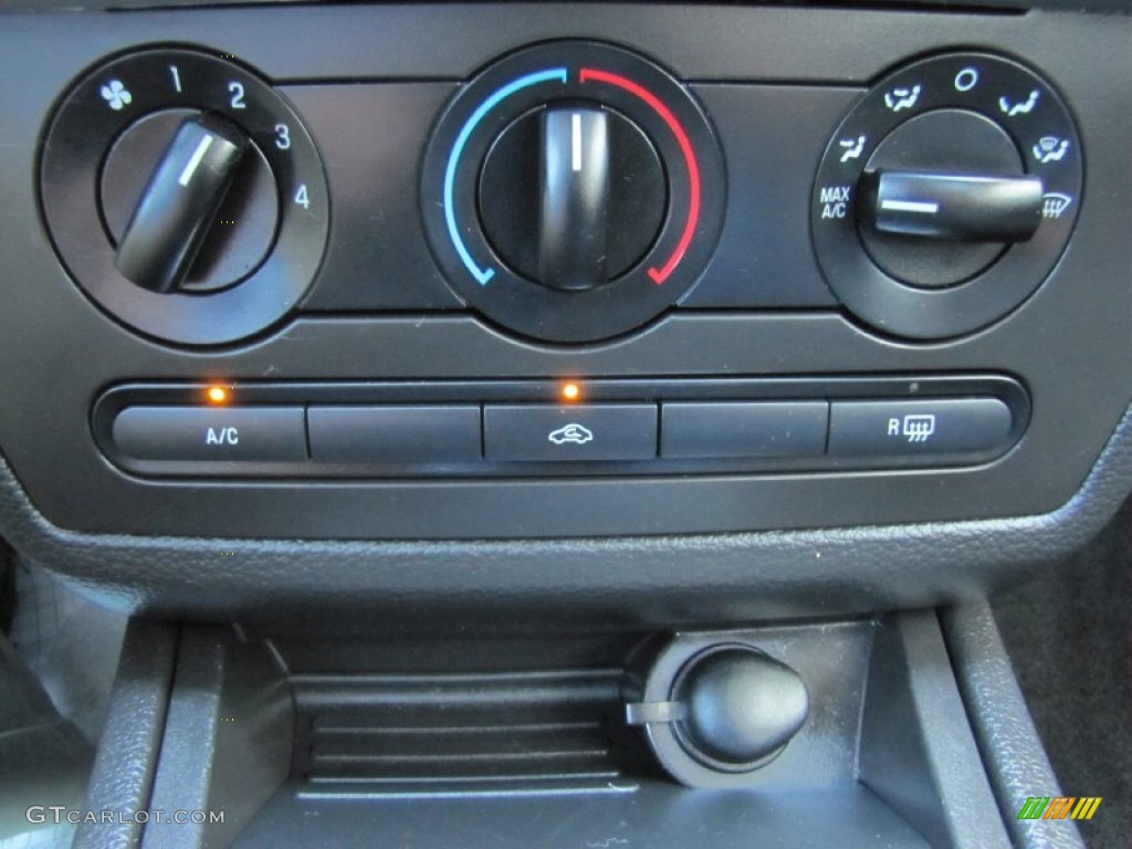 2008 Mercury Milan V6 Controls Photo #67145916