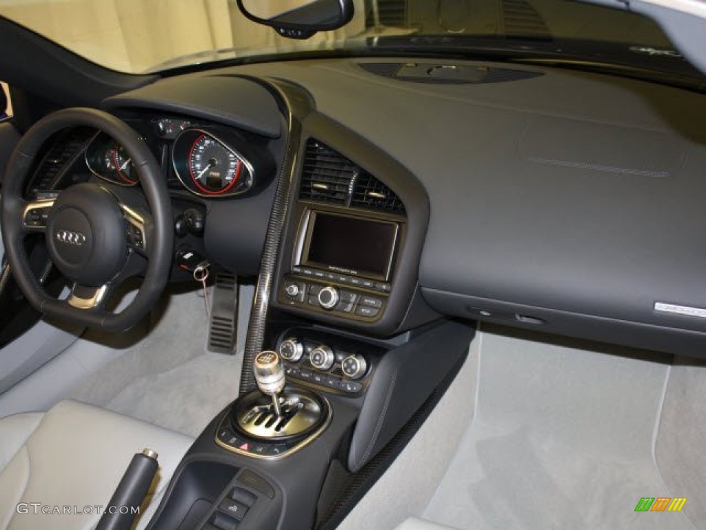 2011 Audi R8 Spyder 5.2 FSI quattro Titanium Grey Nappa Leather Dashboard Photo #67148096