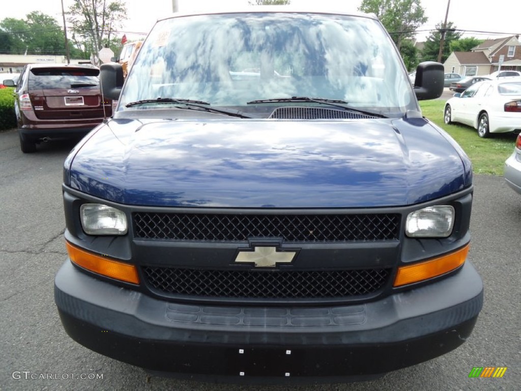 2004 Express 2500 Cargo Van - Indigo Blue Metallic / Medium Dark Pewter photo #3