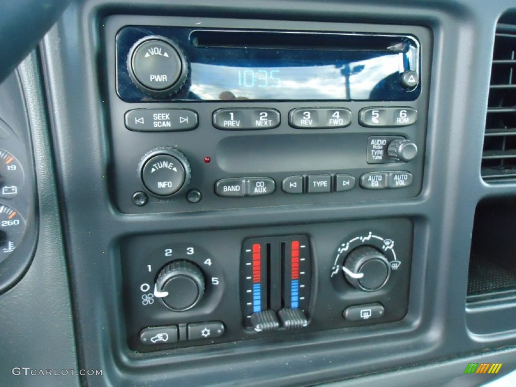 2007 Chevrolet Silverado 1500 Classic LS Regular Cab Controls Photo #67152803