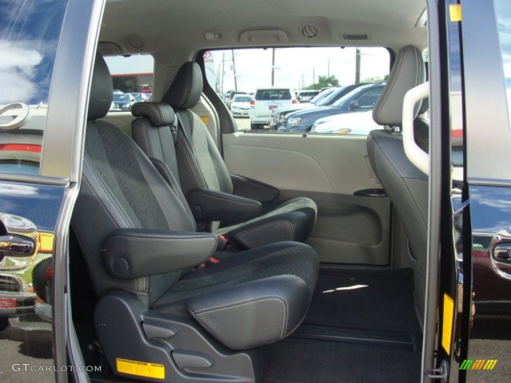 2011 Sienna SE - Black / Dark Charcoal photo #12