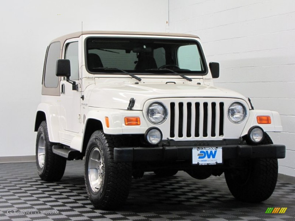 2000 Wrangler Sahara 4x4 - Stone White / Camel/Dark Green photo #1