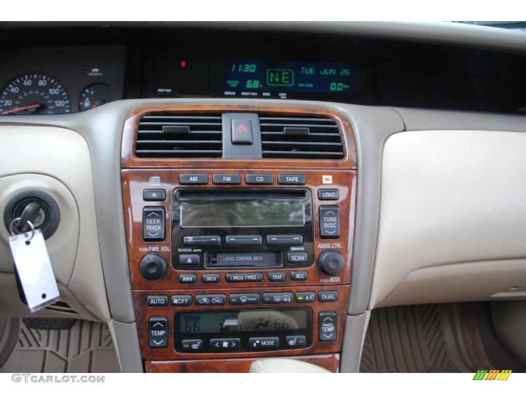 2004 Toyota Avalon XLS Controls Photo #67155044