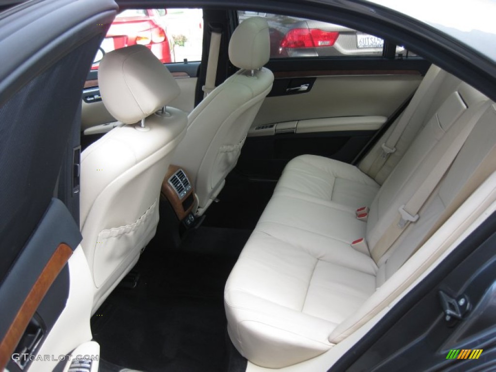 2007 Mercedes-Benz S 550 Sedan Rear Seat Photo #67156388