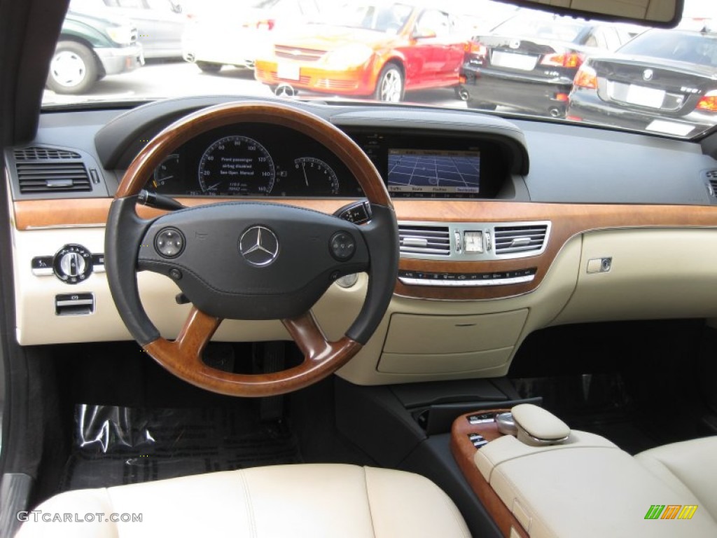 2007 Mercedes-Benz S 550 Sedan Beige/Black Dashboard Photo #67156403