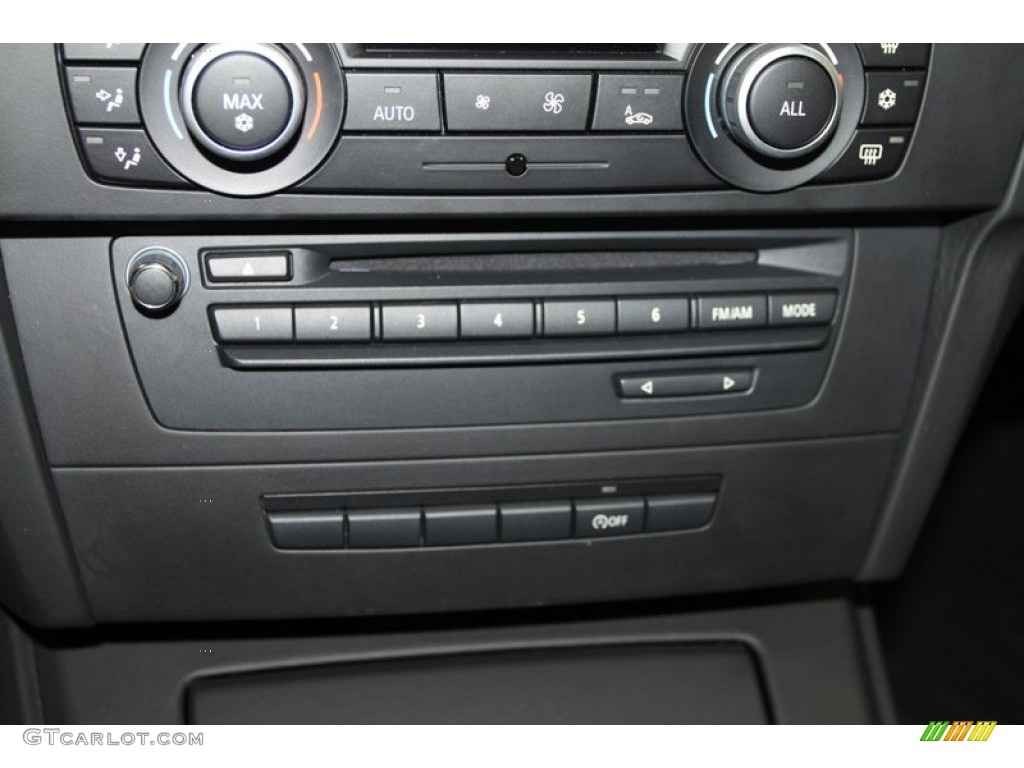 2011 BMW M3 Coupe Controls Photo #67157398