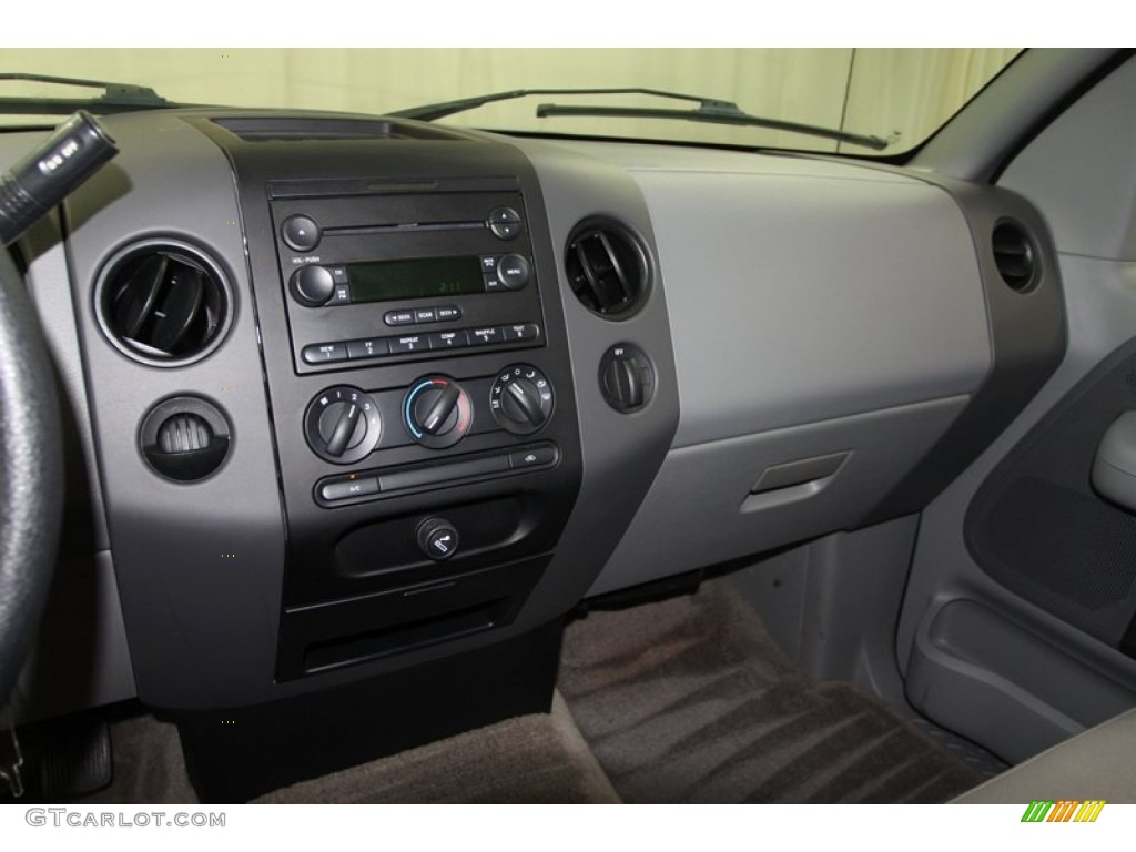 2006 F150 STX Regular Cab - Silver Metallic / Medium Flint photo #4