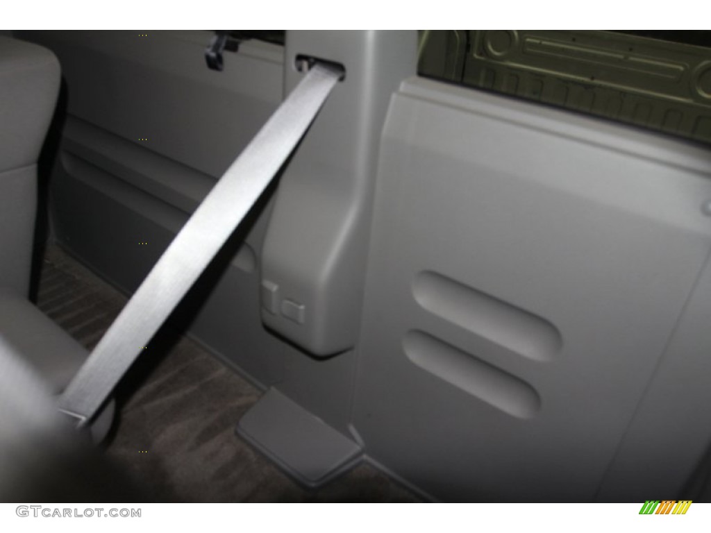 2006 F150 STX Regular Cab - Silver Metallic / Medium Flint photo #12