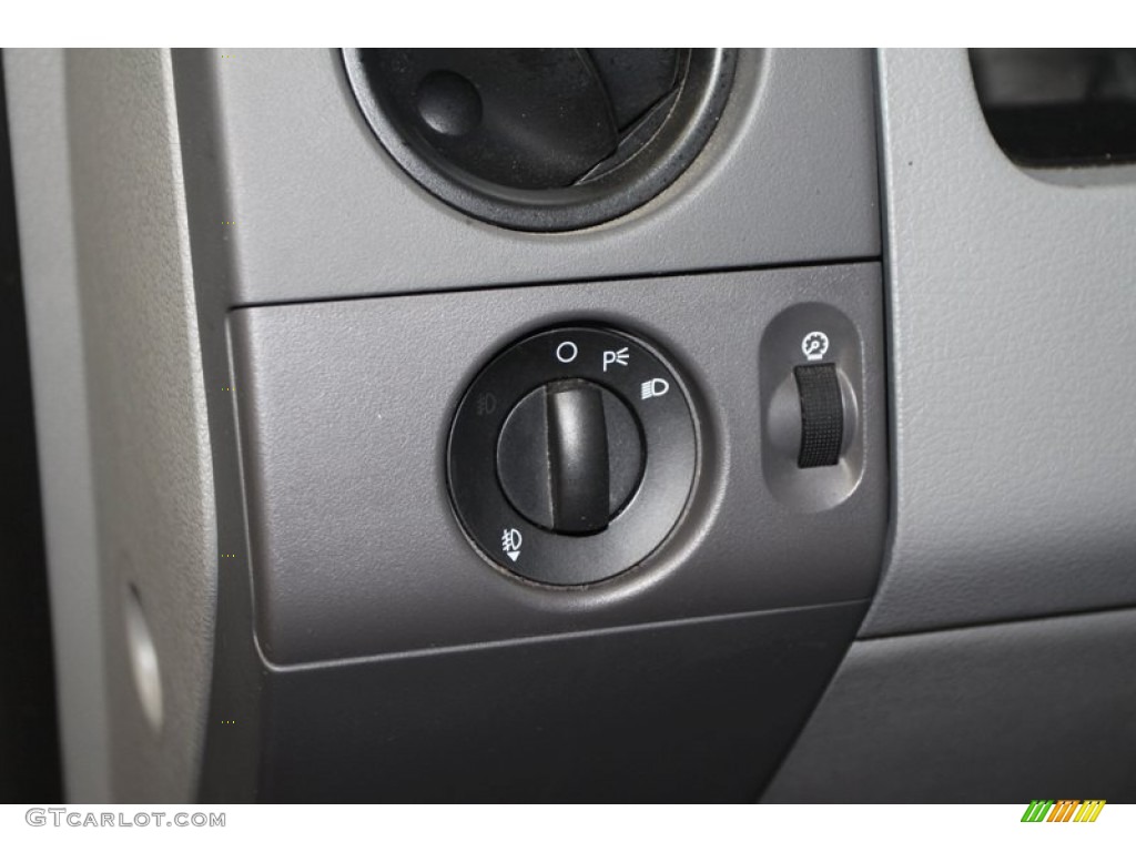 2006 F150 STX Regular Cab - Silver Metallic / Medium Flint photo #15