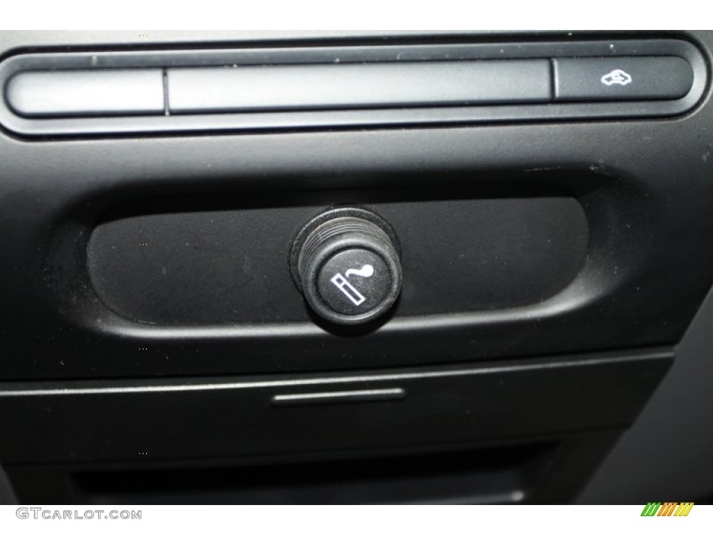 2006 F150 STX Regular Cab - Silver Metallic / Medium Flint photo #18