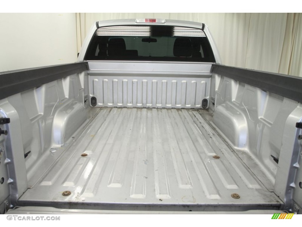 2006 F150 STX Regular Cab - Silver Metallic / Medium Flint photo #27