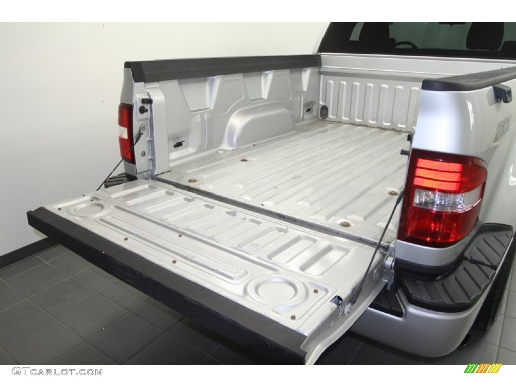 2006 Ford F150 STX Regular Cab Trunk Photo #67160426