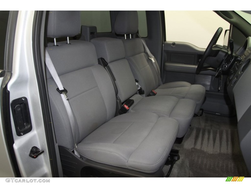 Medium Flint Interior 2006 Ford F150 STX Regular Cab Photo #67160468