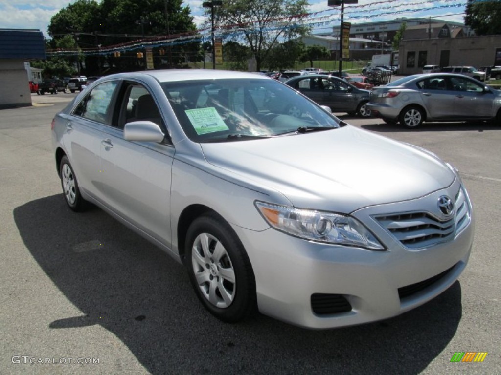 2010 Camry LE - Classic Silver Metallic / Ash Gray photo #4
