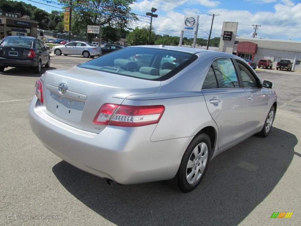 2010 Camry LE - Classic Silver Metallic / Ash Gray photo #5