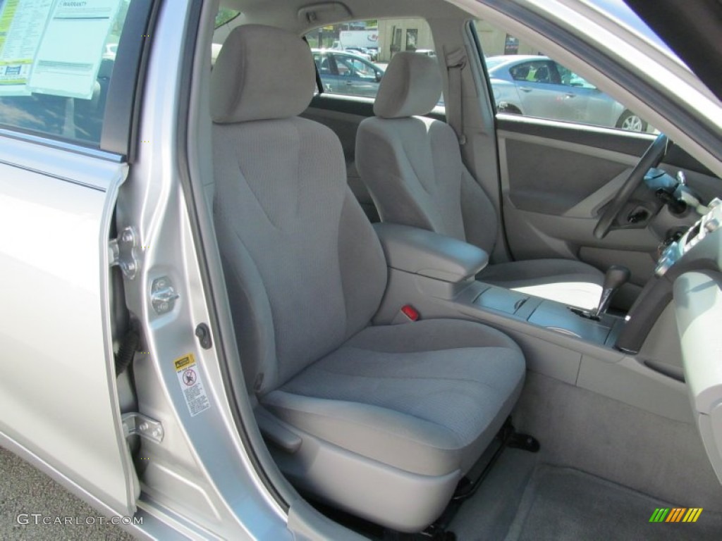 2010 Camry LE - Classic Silver Metallic / Ash Gray photo #8