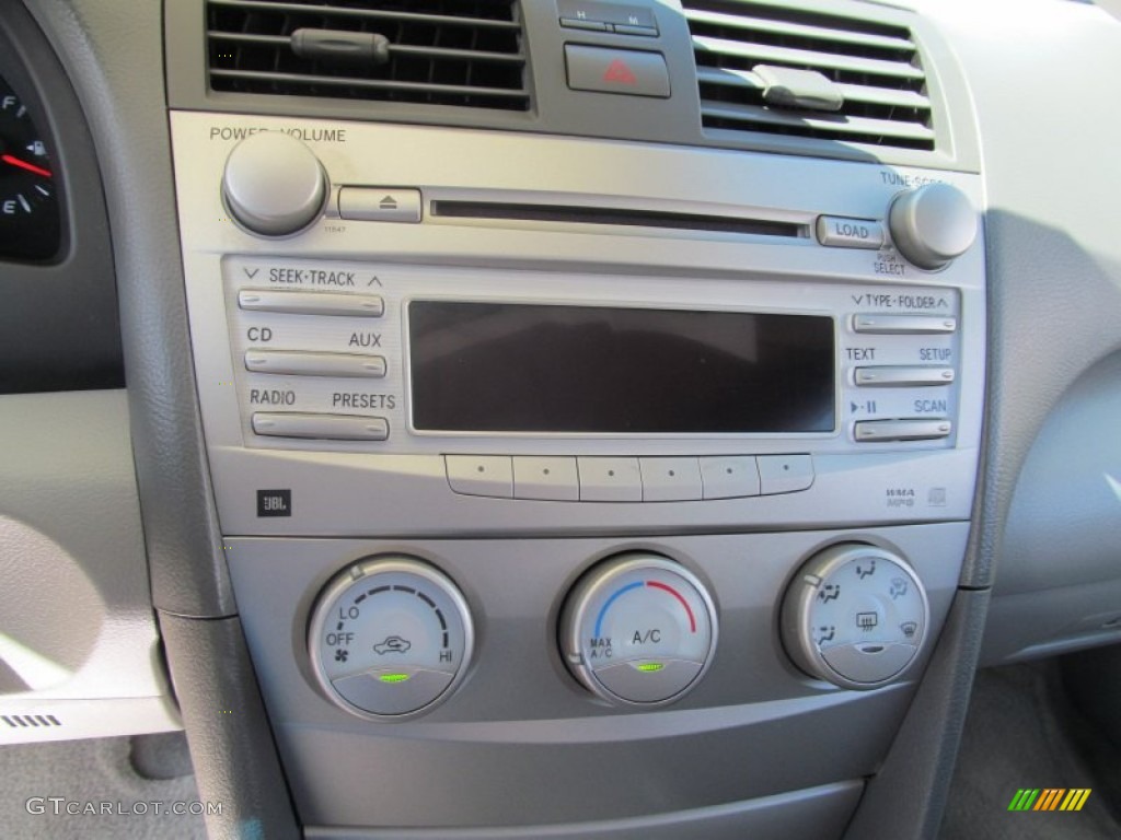 2010 Camry LE - Classic Silver Metallic / Ash Gray photo #13