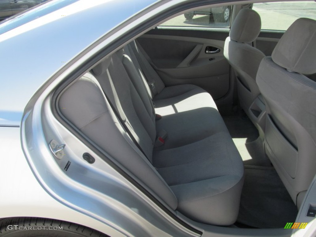 2010 Camry LE - Classic Silver Metallic / Ash Gray photo #17