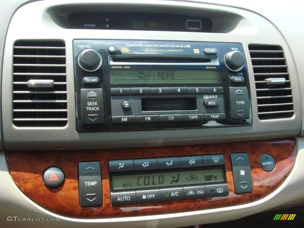 2004 Camry XLE - Black / Taupe photo #16