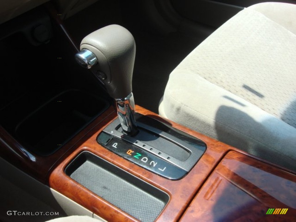 2004 Camry XLE - Black / Taupe photo #18