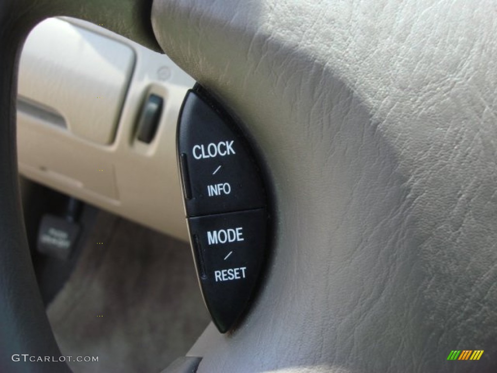 2004 Camry XLE - Black / Taupe photo #21