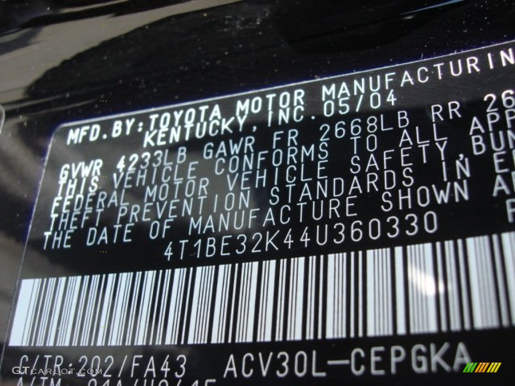 2004 Camry XLE - Black / Taupe photo #24