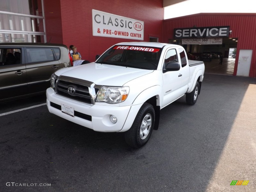 2010 Tacoma V6 PreRunner Access Cab - Super White / Graphite photo #1