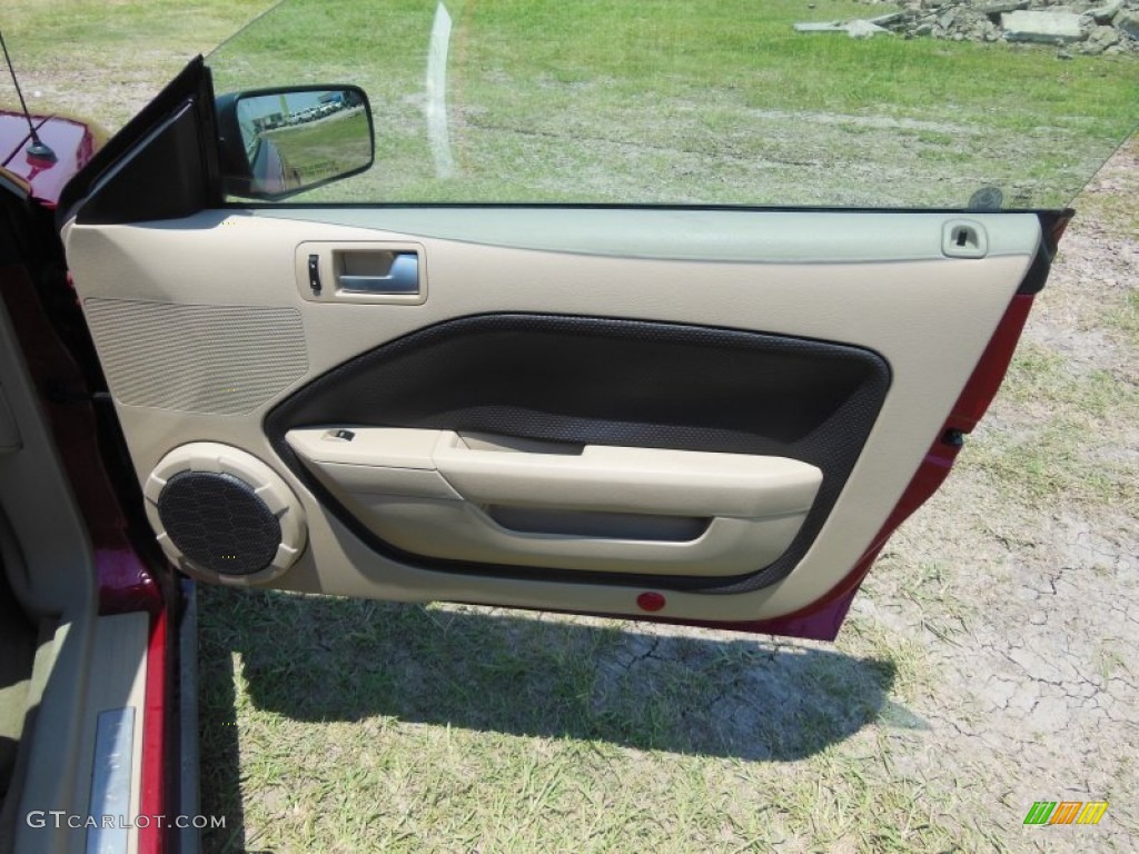 2005 Ford Mustang V6 Premium Convertible Medium Parchment Door Panel Photo #67174370