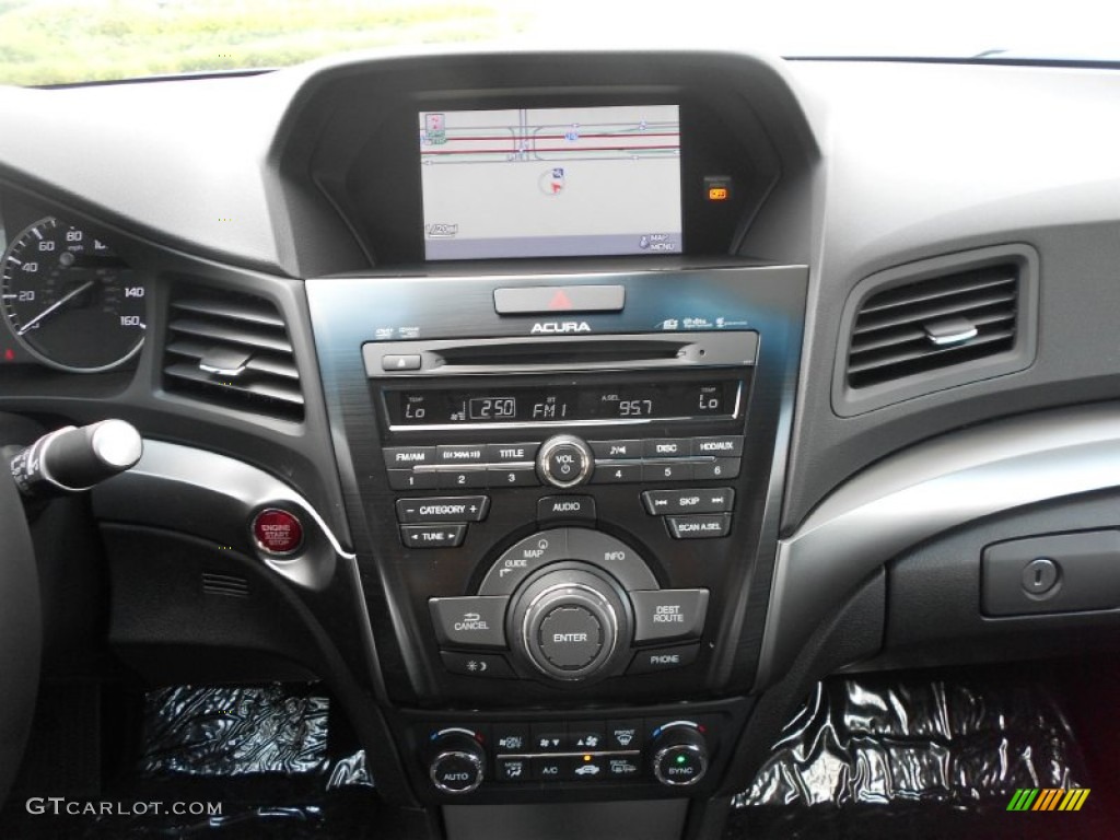 2013 Acura ILX 2.0L Controls Photo #67175015